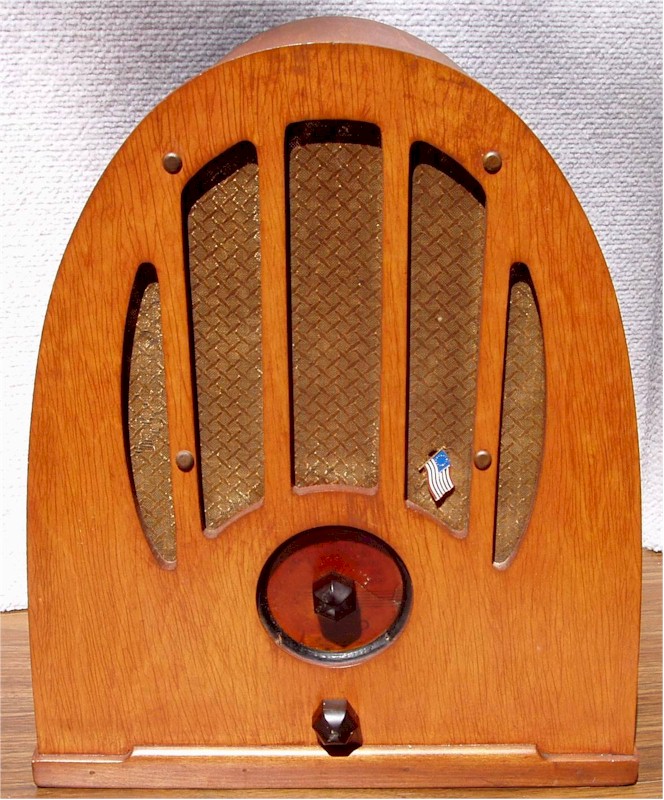 Philco 37-84 Cathedral (1937)