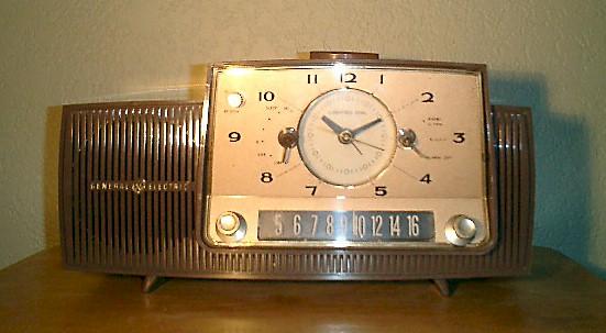 General Electric C415 Clock Radio (1958)