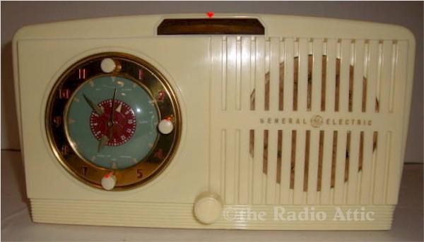 General Electric 516 Clock Radio (1951)