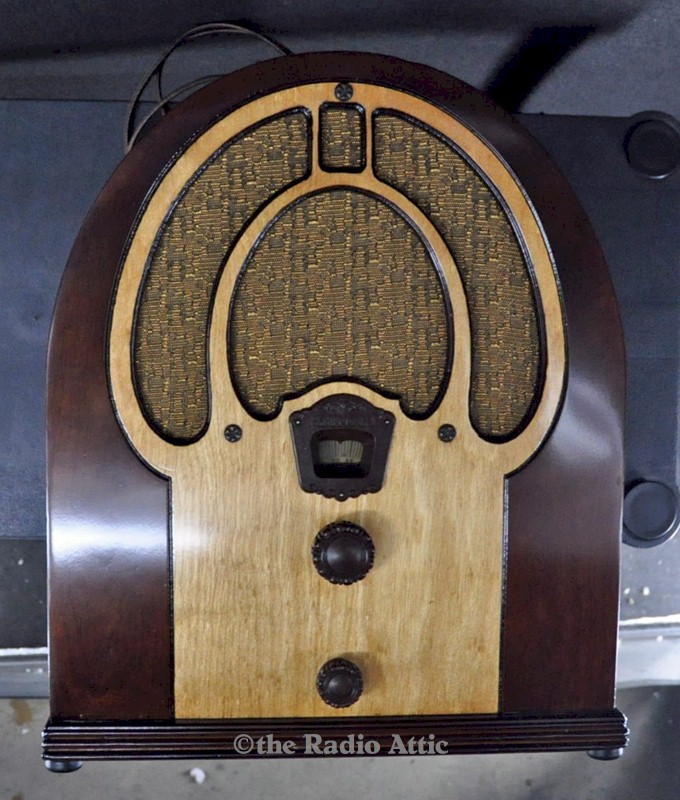 Philco 80 "JR" Mini Cathedral (1932-1933)