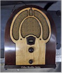 Philco 80 "JR" Mini Cathedral (1932-1933)