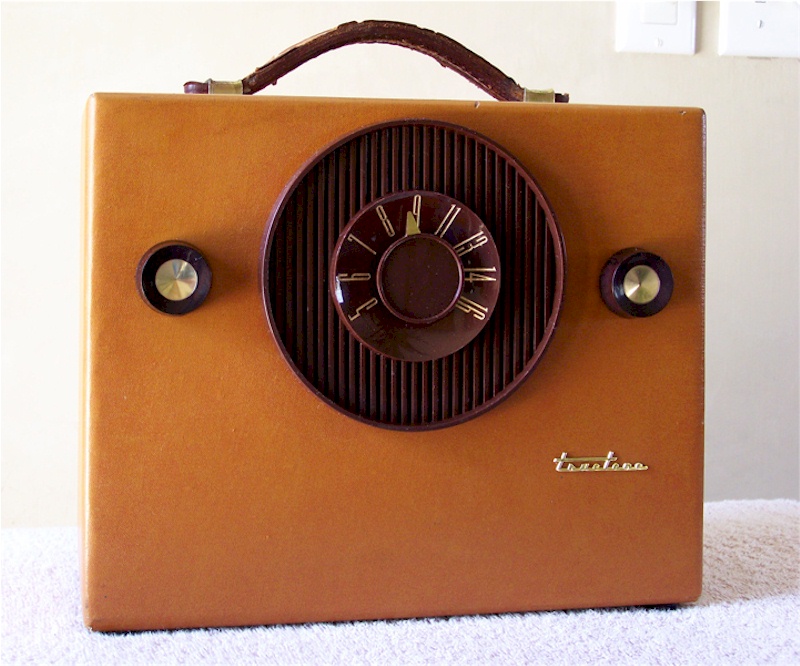 Truetone D-3465 Portable (1954)