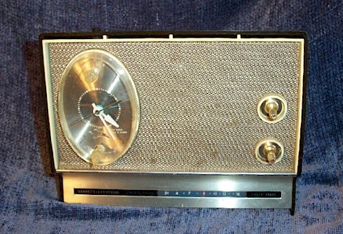 Silvertone 47 Clock Radio (Late 1960s)