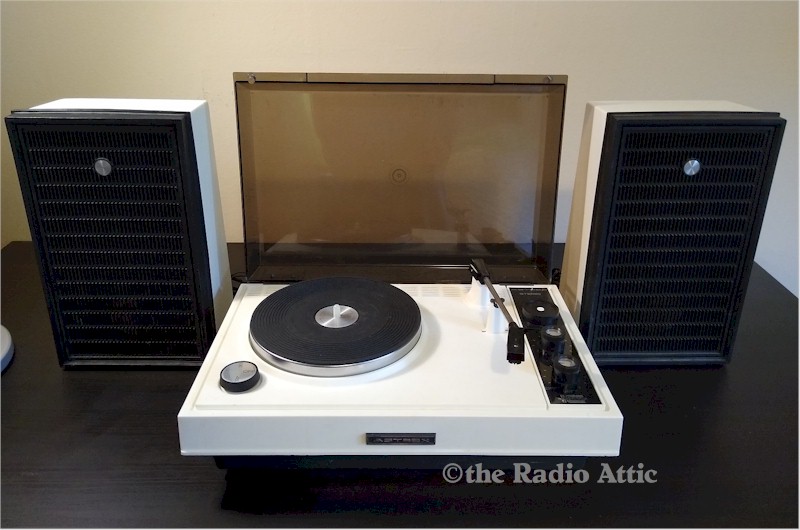 Astrex SP-100-WD-1 Stereo Turntable Set (~1980)