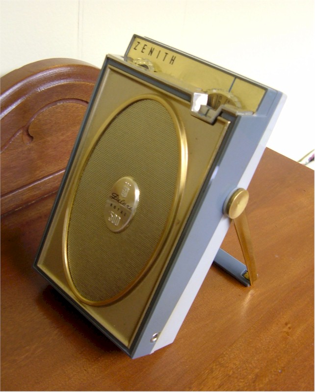 Zenith Royal 500 Deluxe Transistor