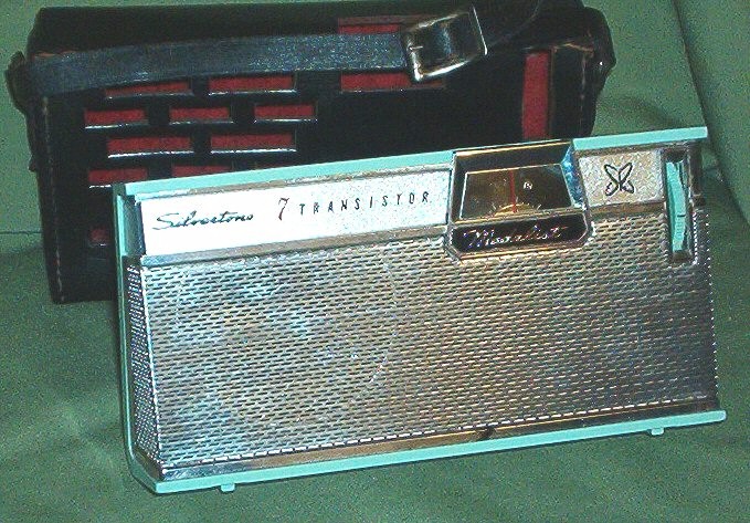 Silvertone 1209 Medalist Transistor (1960)