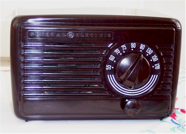 General Electric Bakelite Beauty (late 40s)