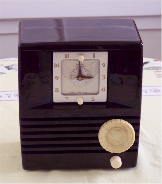 Mitchell 1268R Clock Radio (1951)