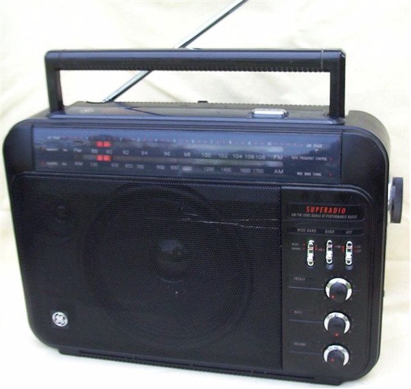 General Electric 7-2887 Superadio Portable