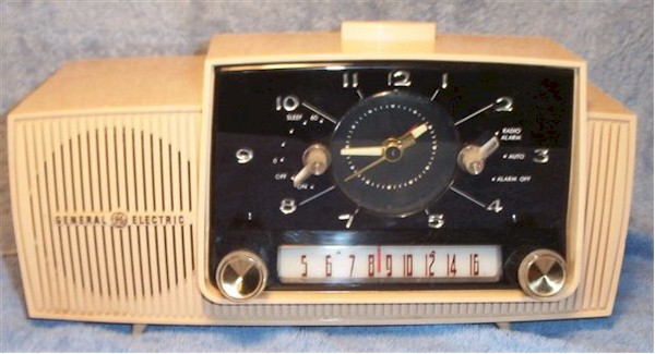 General Electric C434B Clock Radio (1960)