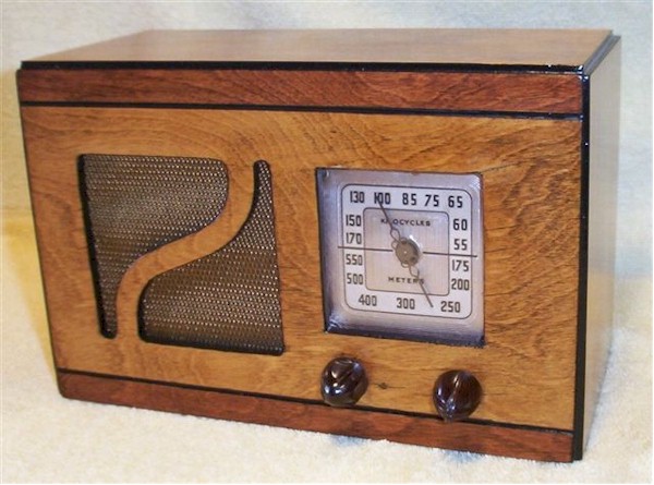 Mini Wood Table Radio