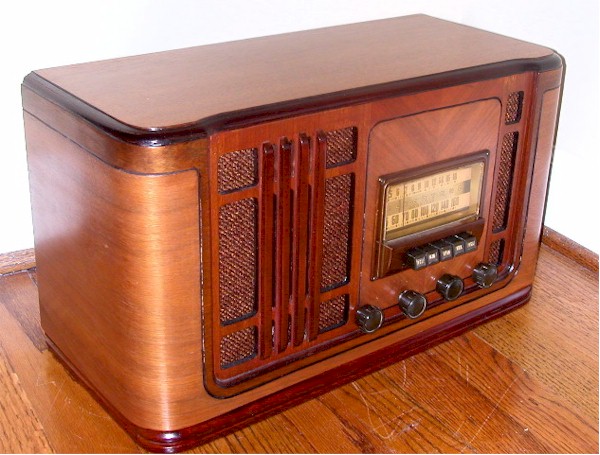 Silvertone Radio