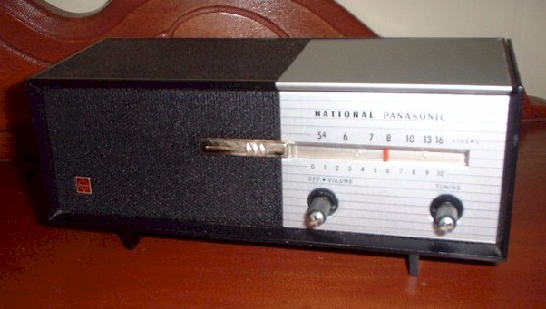 Panasonic R-8 "Hideaway" Transistor