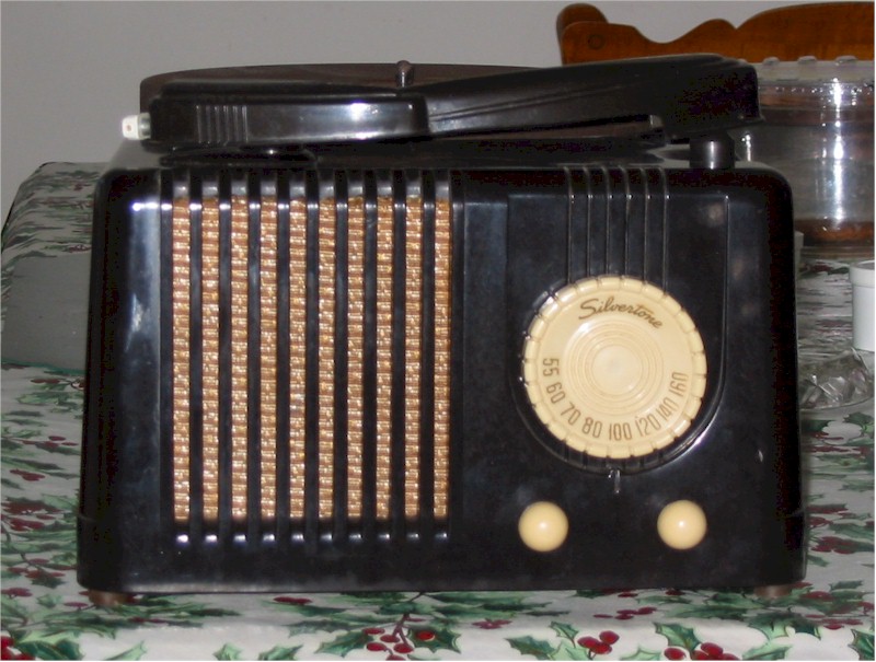 Silvertone 9073A Radio/Phono (1950)
