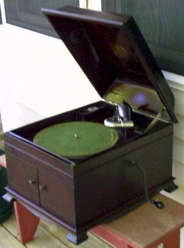 Victor VV-IX Phonograph