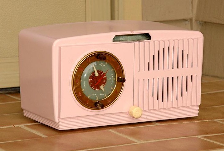 General Electric 515F Clock Radio (1951)