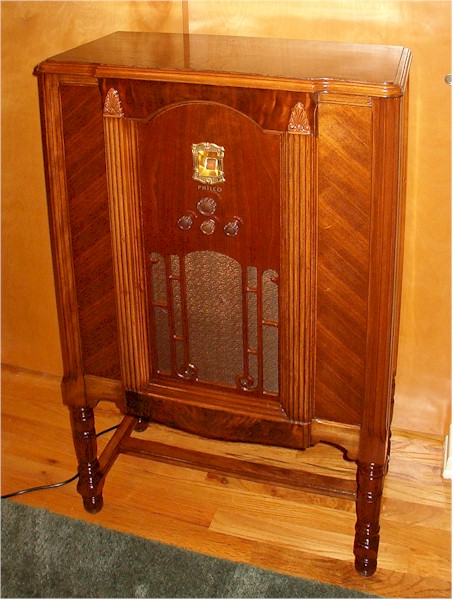 Philco 89 Lowboy (1933)