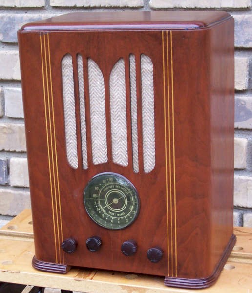 Emerson Tombstone Radio