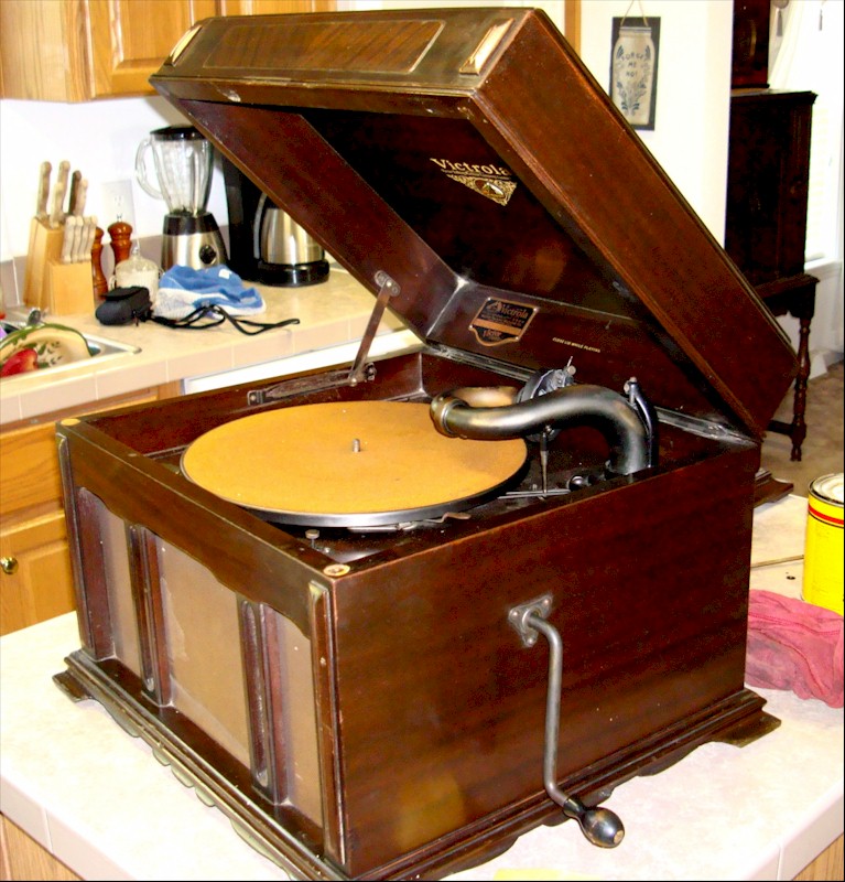 Victor Victrola 1-90 Orthophonic (1926)