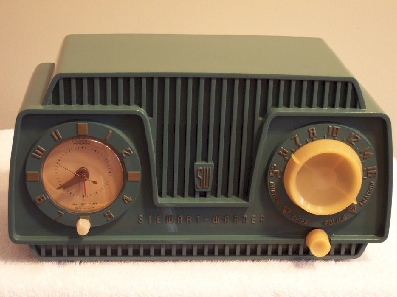 Stewart-Warner 9186B Clock Radio (1954)