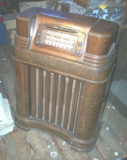 Philco 46-480 Console (1947)