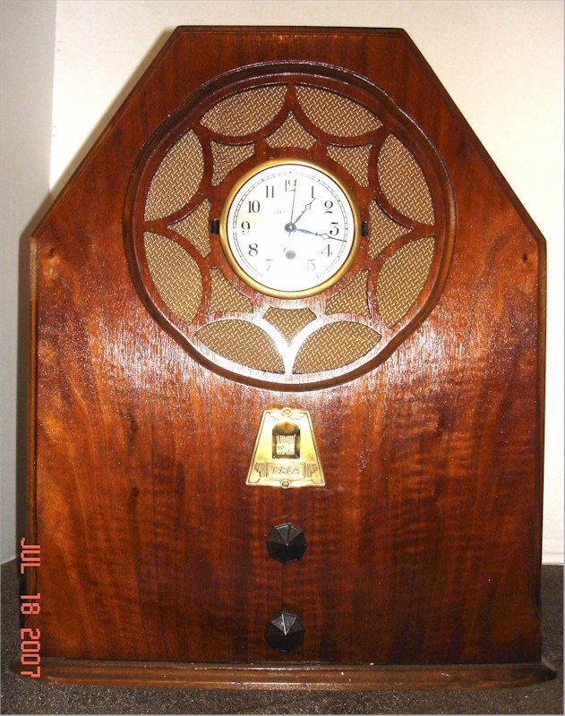 Erla Cathedral Clock Radio