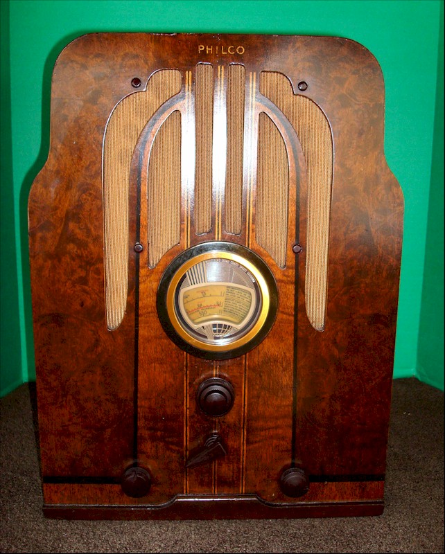 Philco 37-610 Tombstone (1937)