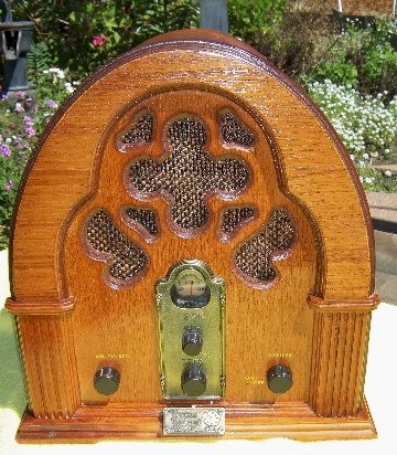 Thomas "Classic 1932 Philco" Replica Cathedral