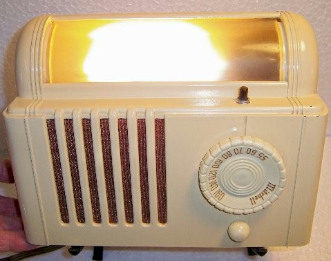 Mitchell 1251 Bed Lamp Radio (1959)