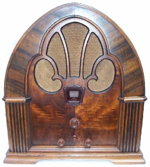 Philco 90 Cathedral (1931)