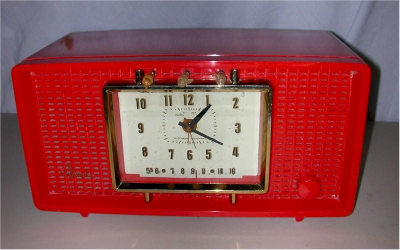 Sylvania 593 Clock Radio (1955)