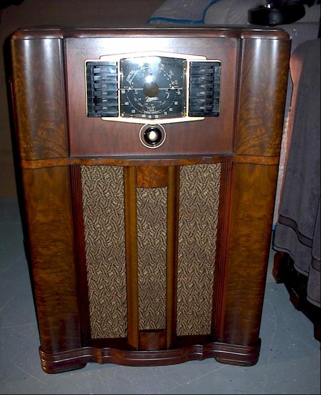 Zenith 10-S-669 Console (1942)