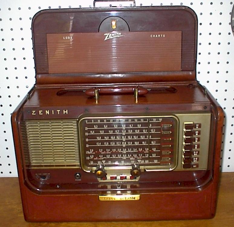 Zenith R-600L Trans-Oceanic (1955)