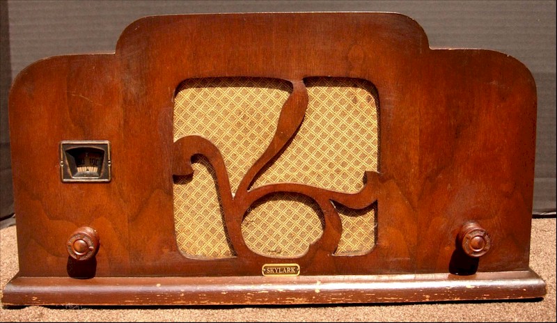 Radio International "Skylark" Mantle Radio (1933)