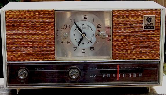 General Electric Clock Radio (1948)