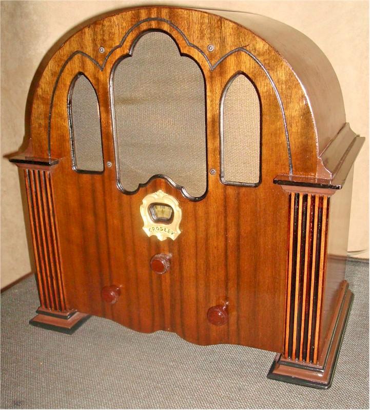 Crosley 124 "The Playtime" Cathedral (1931)