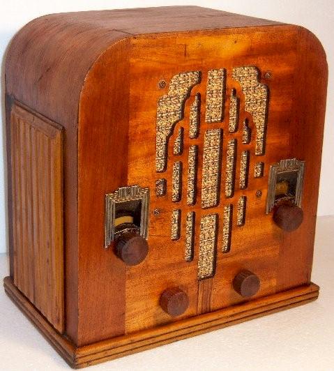 Crosley 6V2 "Dual Sixty" Cathedral (1934)