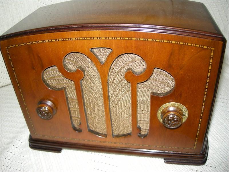 Colonial Mantle Radio