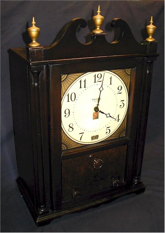 Philco 551 "Colonial" Mantle Clock/Radio (1932)