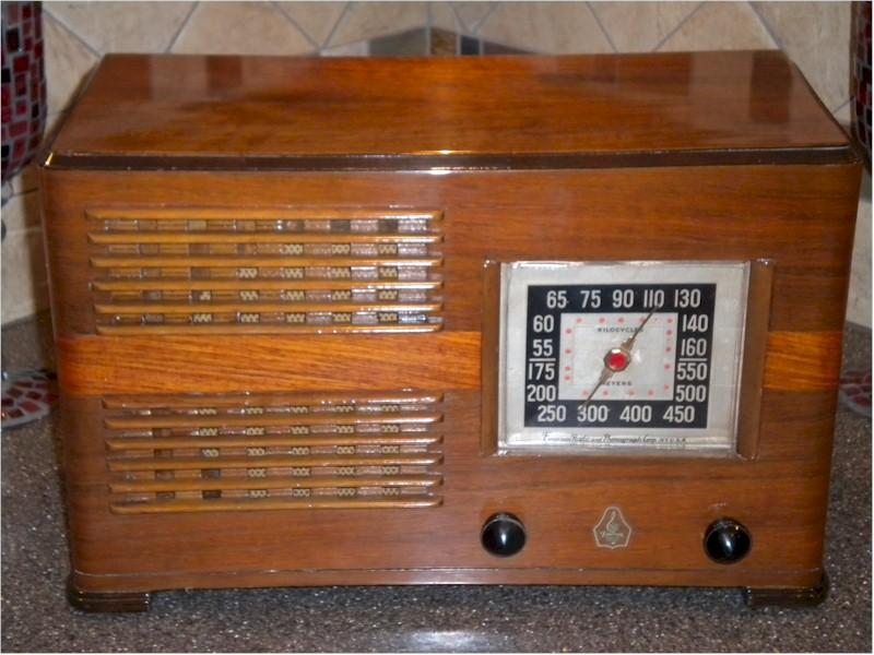 Emerson EH342 w/Ingraham Cabinet (1941)