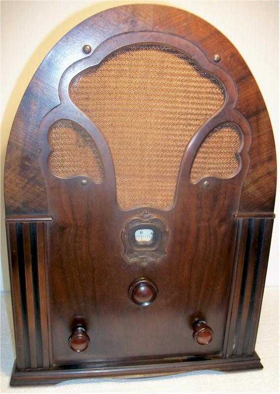 Crosley 28 "Show Boy" Cathedral (1931)