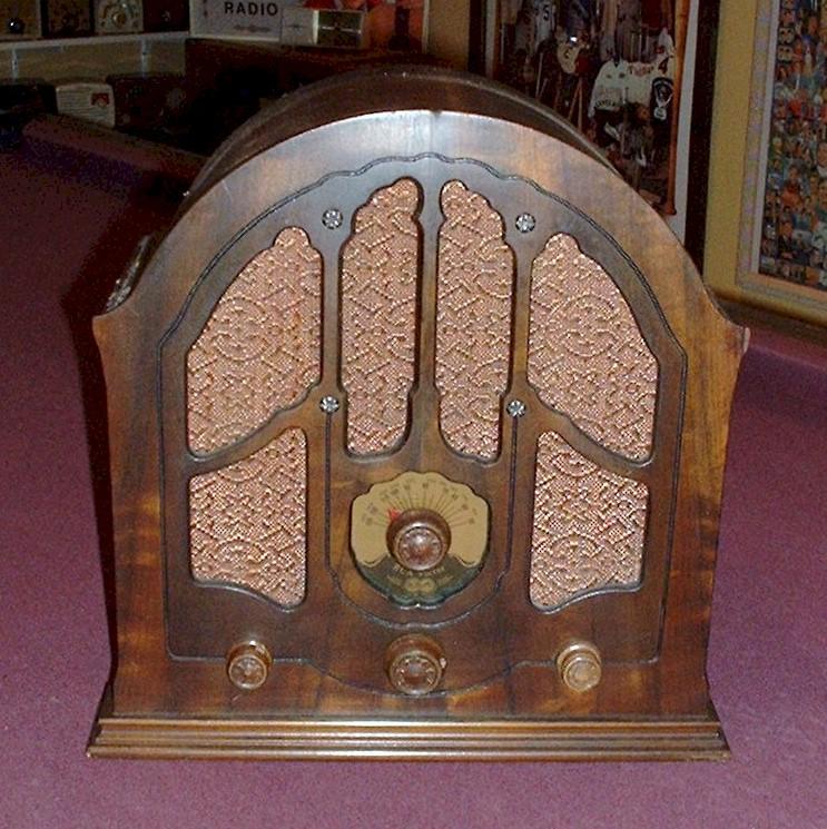 RCA 100 Mini Cathedral (1933)