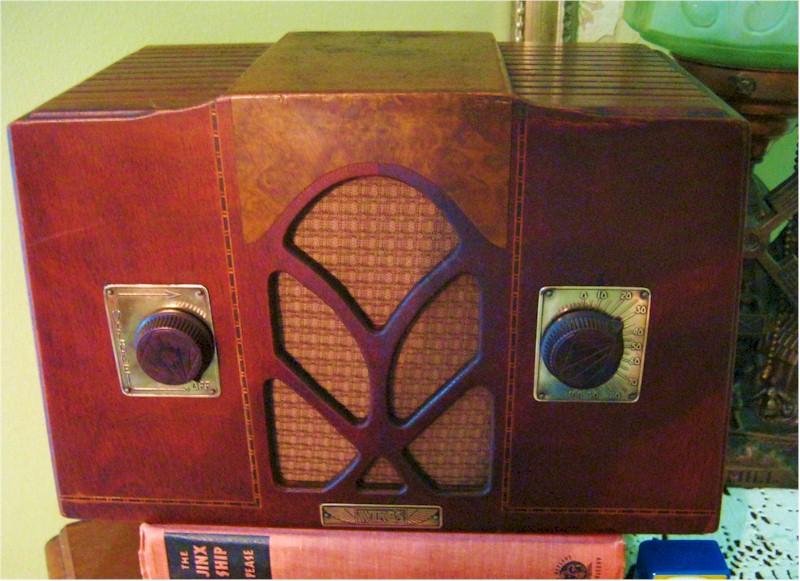 Goodyear Wings Mantel Radio (circa 1934)