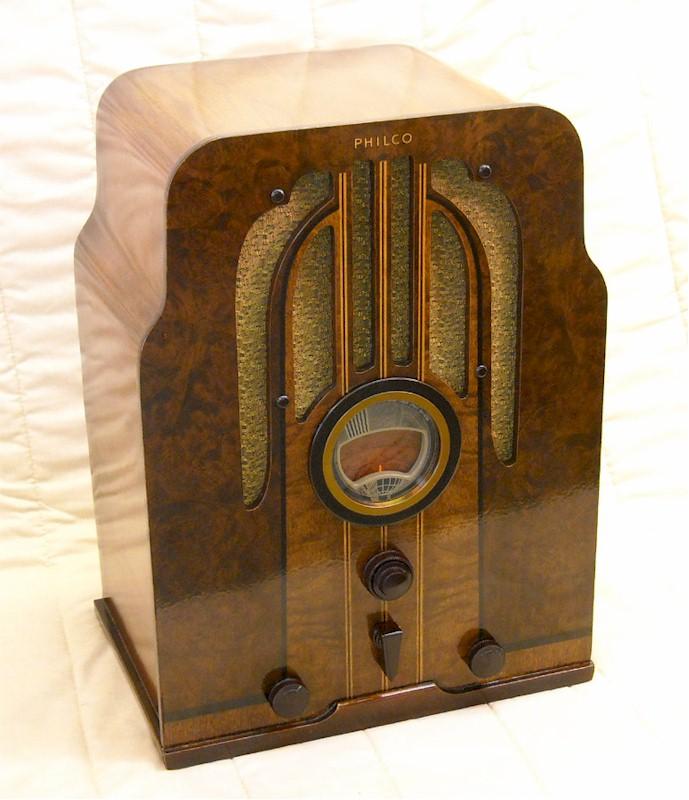 Philco 37-610 Tombstone (1937)