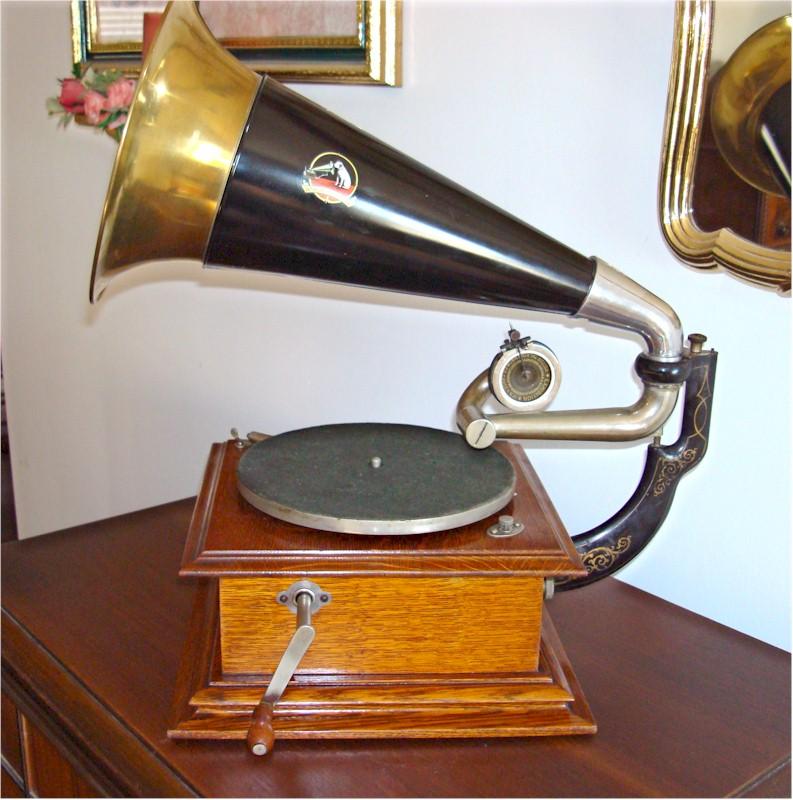 Victor I Phonograph (1903)