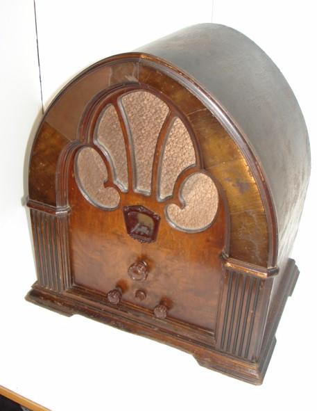 Philco 90 Cathedral (1931)