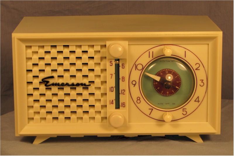 Emerson 695-B Clock Radio (1950s)
