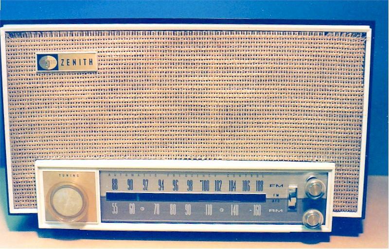 Zenith K725C AM-FM (1963)