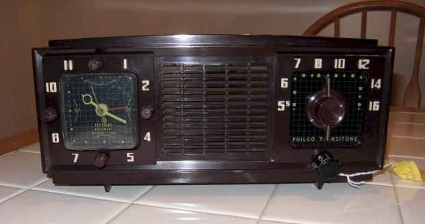 Philco B711 Transitone Clock Radio (1953)
