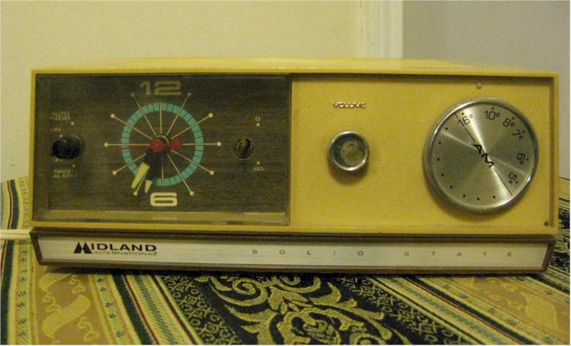 Midland International Clock Radio